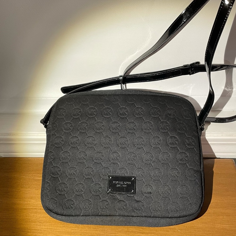 Michael Kors black tablet bag